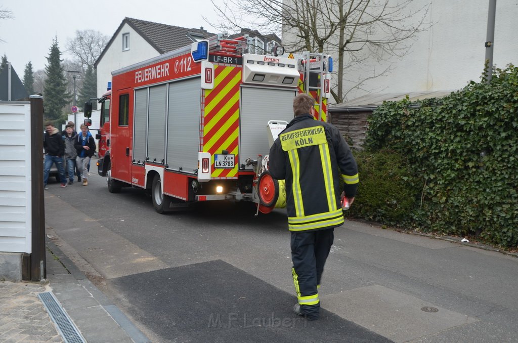 Feuer 2 Dach Koeln Brueck Diesterweg P91.JPG - Miklos Laubert